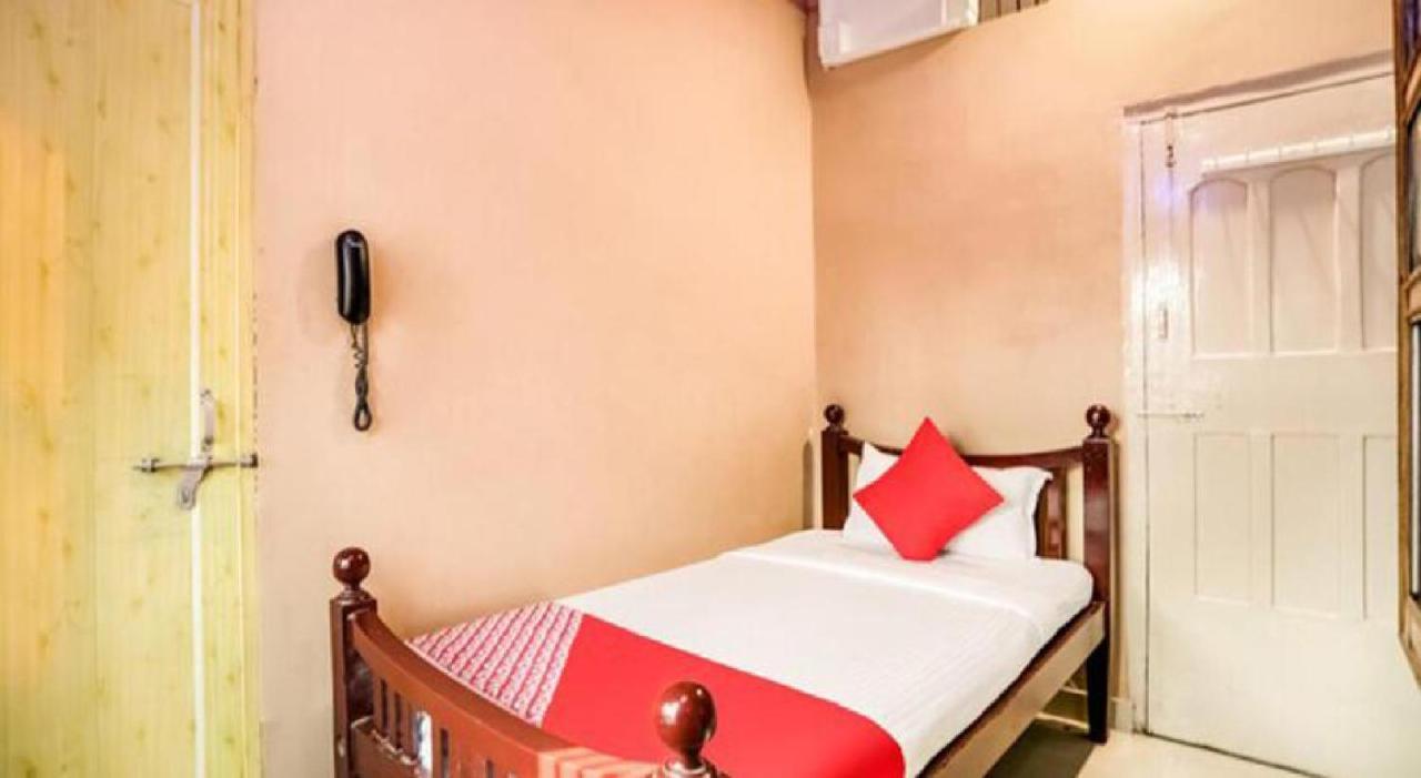 Hotel Aakash Ganga Váránaszi Kültér fotó