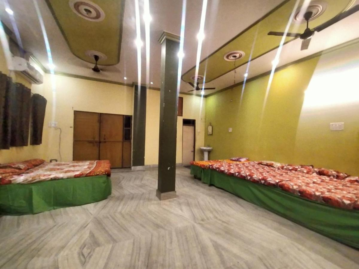 Hotel Aakash Ganga Váránaszi Kültér fotó
