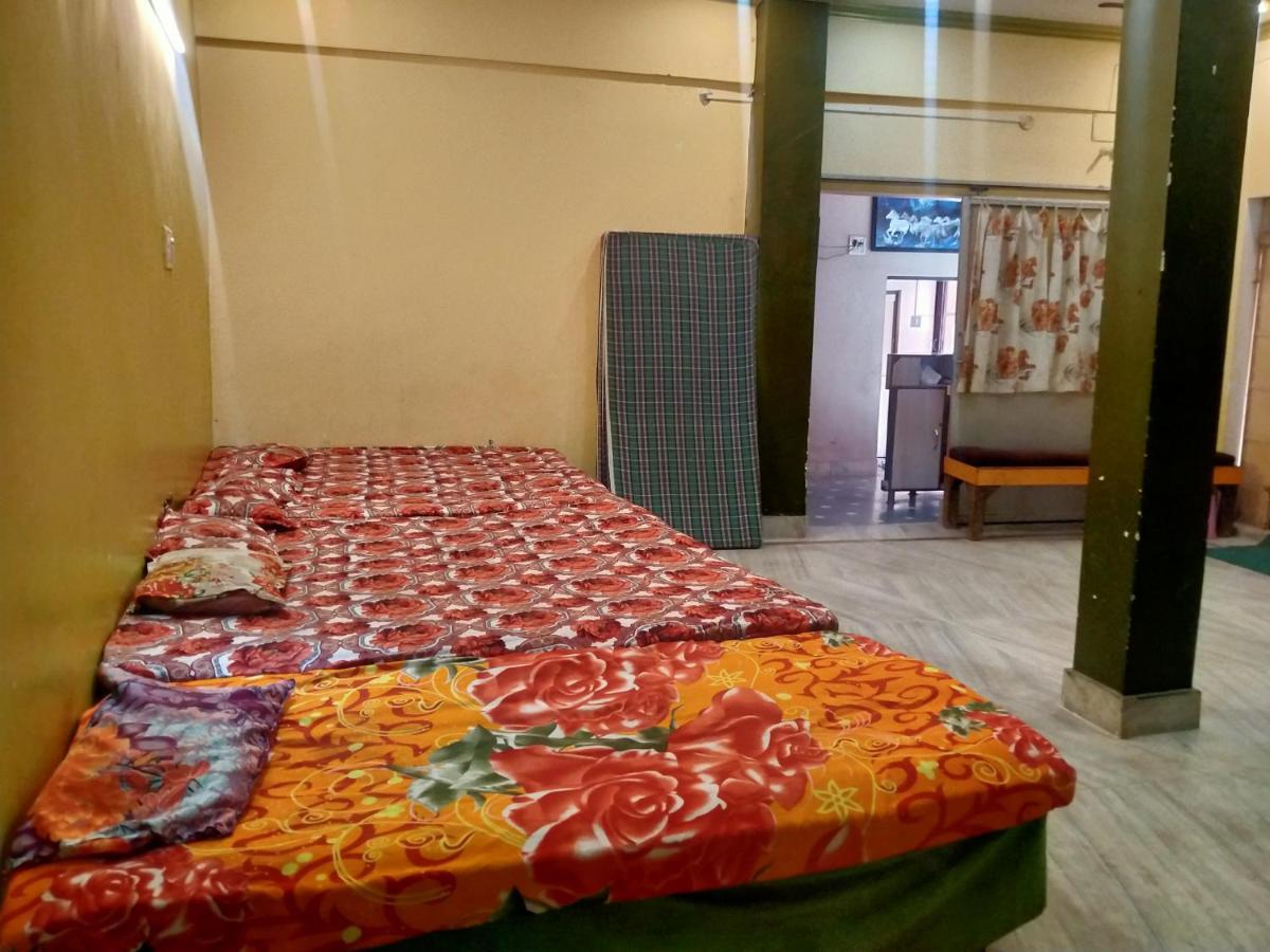 Hotel Aakash Ganga Váránaszi Kültér fotó