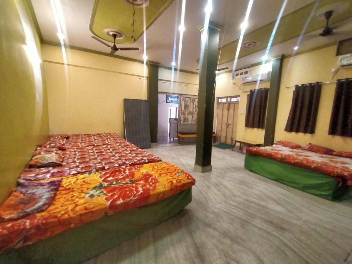 Hotel Aakash Ganga Váránaszi Kültér fotó