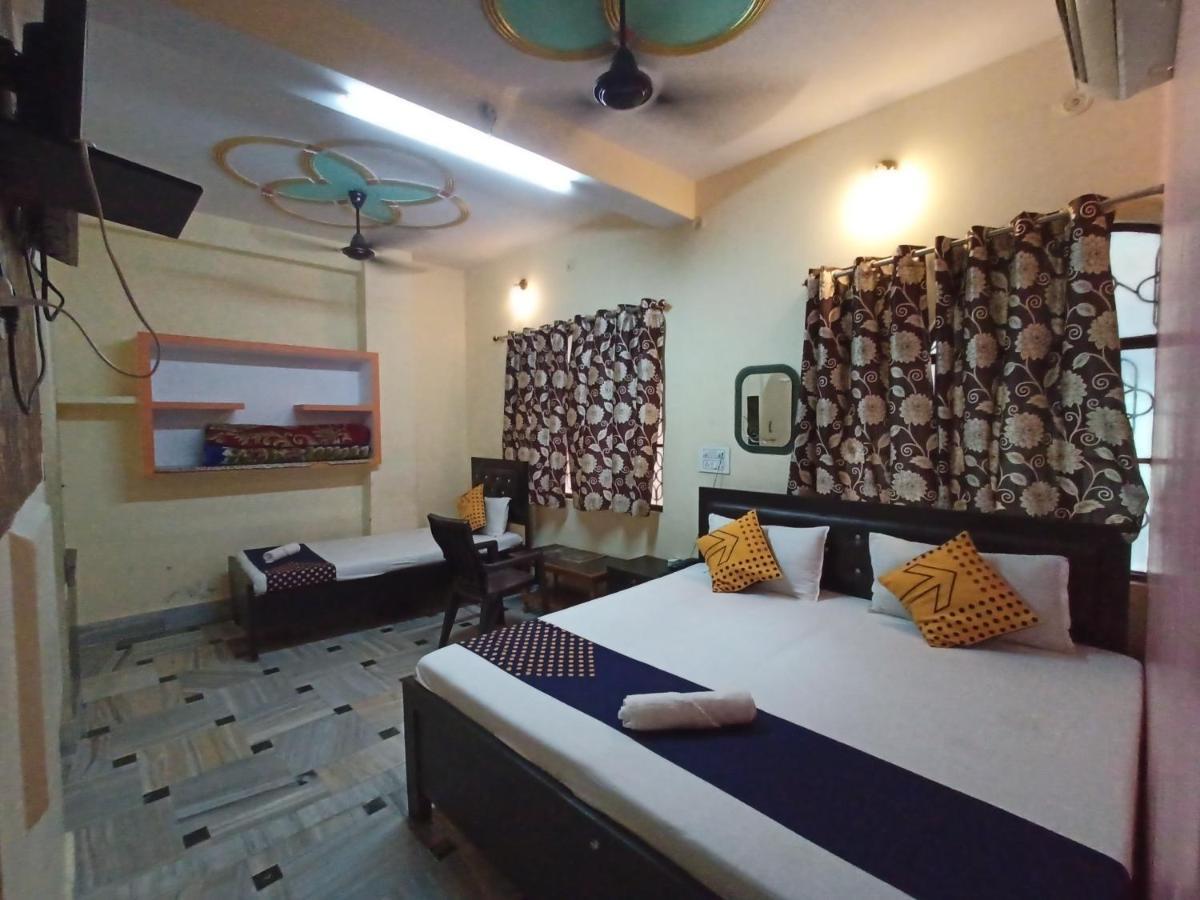 Hotel Aakash Ganga Váránaszi Kültér fotó