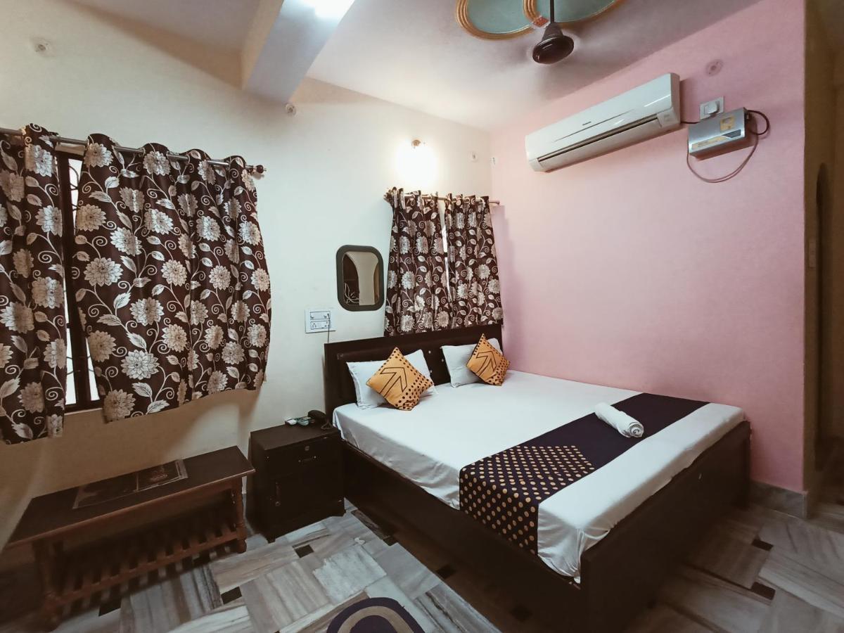 Hotel Aakash Ganga Váránaszi Kültér fotó
