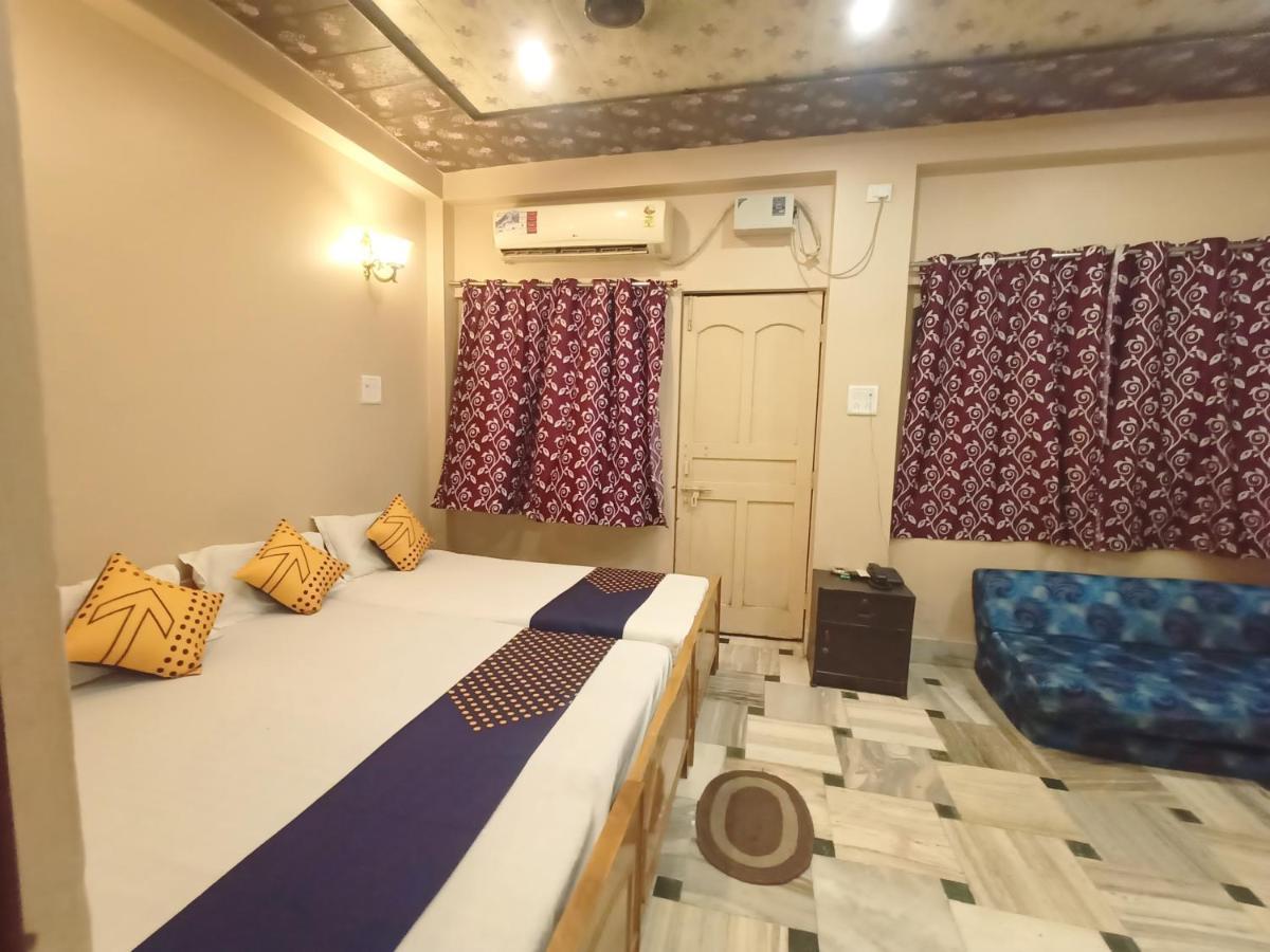 Hotel Aakash Ganga Váránaszi Kültér fotó